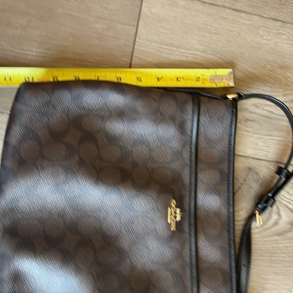 Coach Messenger Crossbody Purse - Picture 5 of 8